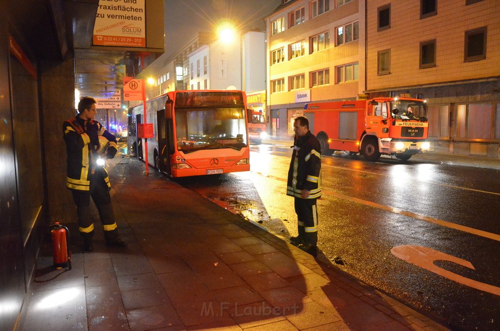 Stadtbus fing Feuer Koeln Muelheim Frankfurterstr Wiener Platz P086.JPG